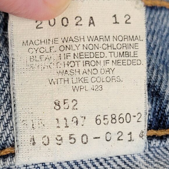 Levi's 30 x 26 Vintage 90s Jeans Cropped Medium Wash Denim Orange Tab Made in US - Picture 9 of 16